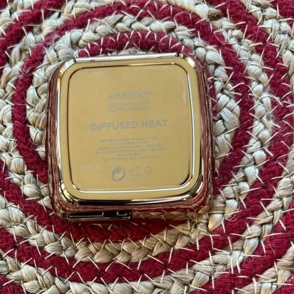 Hourglass Ambient Lighting Blush in Diffused Heat